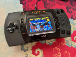 Atari Lynx 2 - Recapped and Modded with BennVenn TFT Screen...