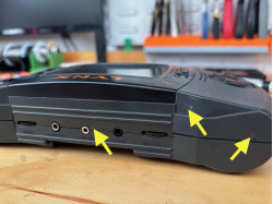 Atari Lynx 2 - Recapped and Modded with NiMh Charge Module, BennVenn IPS Screen and New Speaker